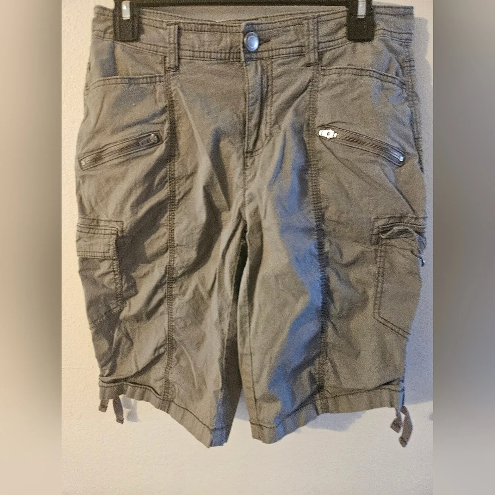 Naturals Reflections Womans Bermuda Shorts Size 6 - Picture 1 of 16